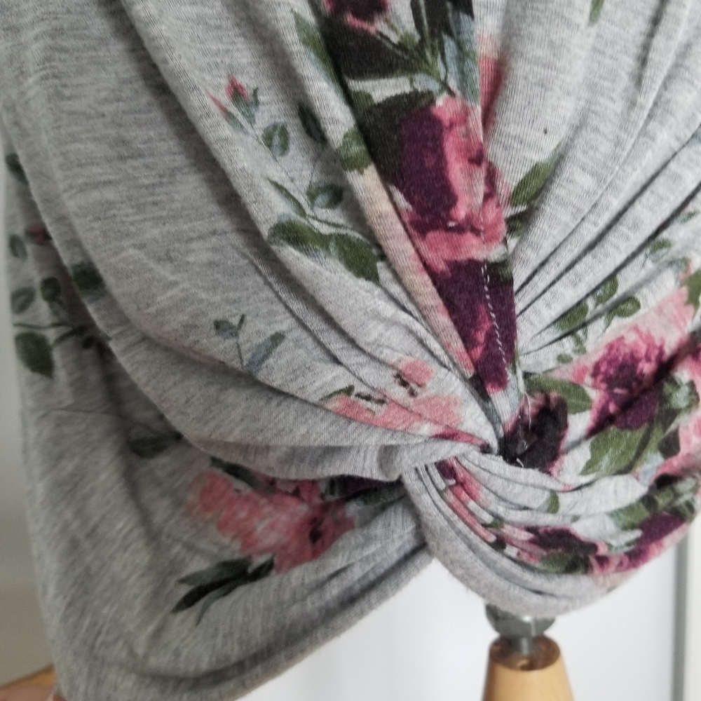 🌸Floral long sleeve top - Picture 5 of 5